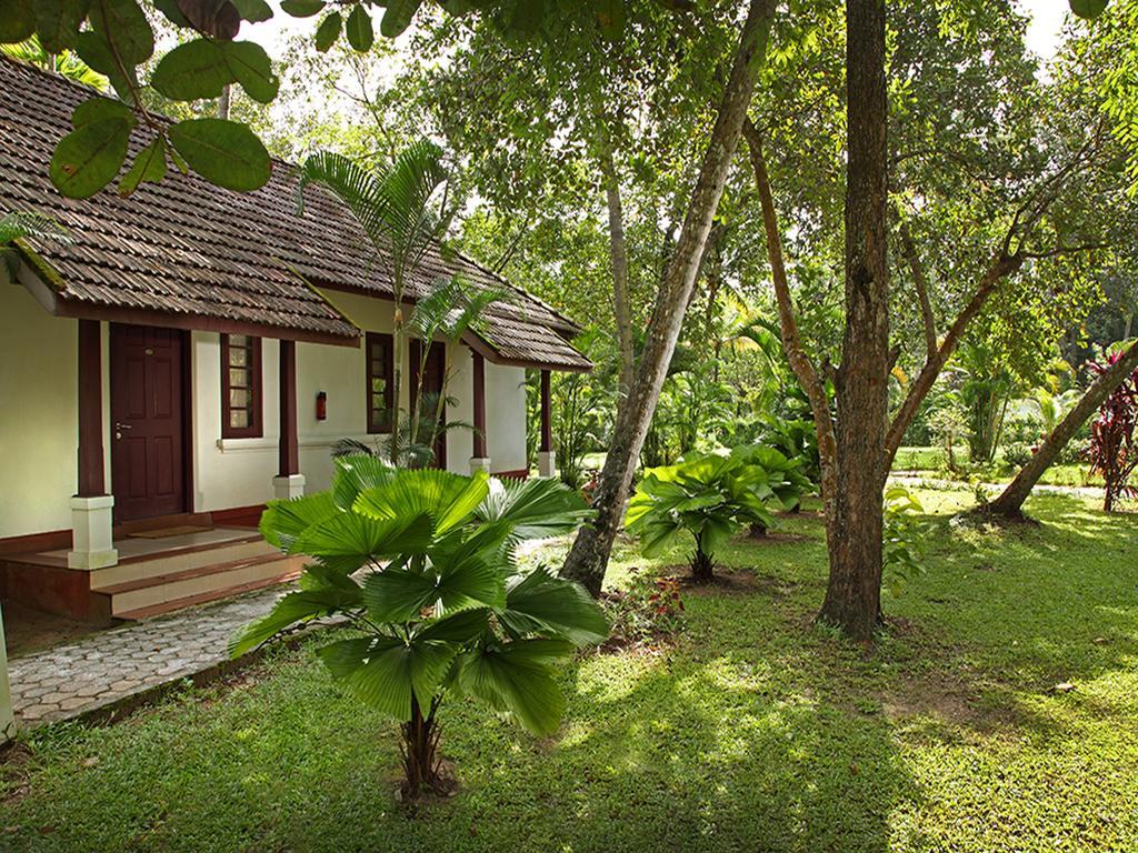 Abad Turtle Beach Mararikulam Extérieur photo